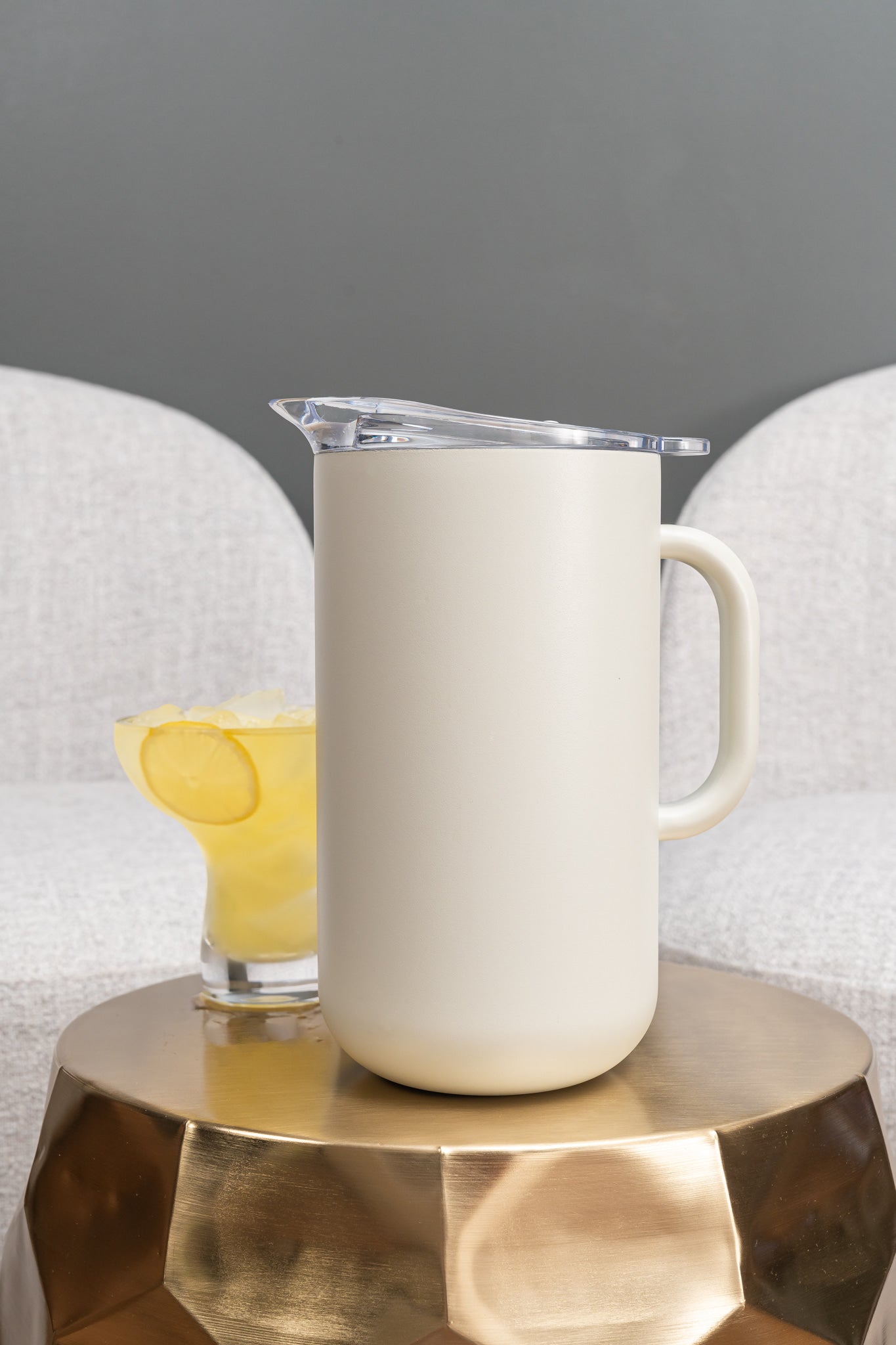 Vacuum-Insulated 2L Pitcher in Bone