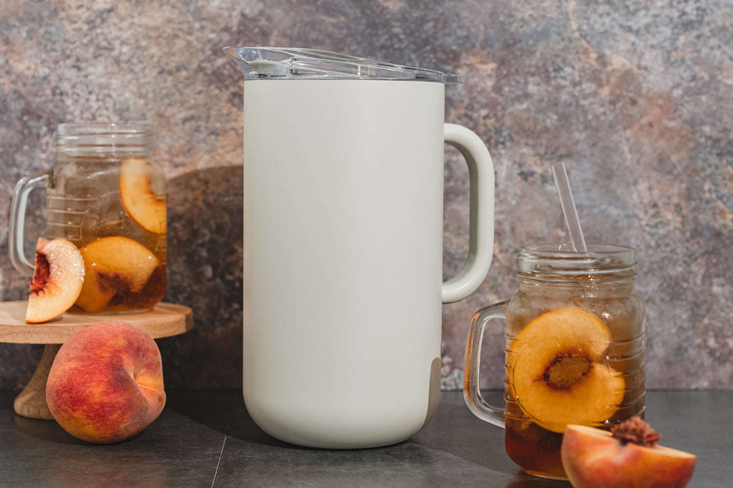 Vacuum-Insulated 2L Pitcher in Bone