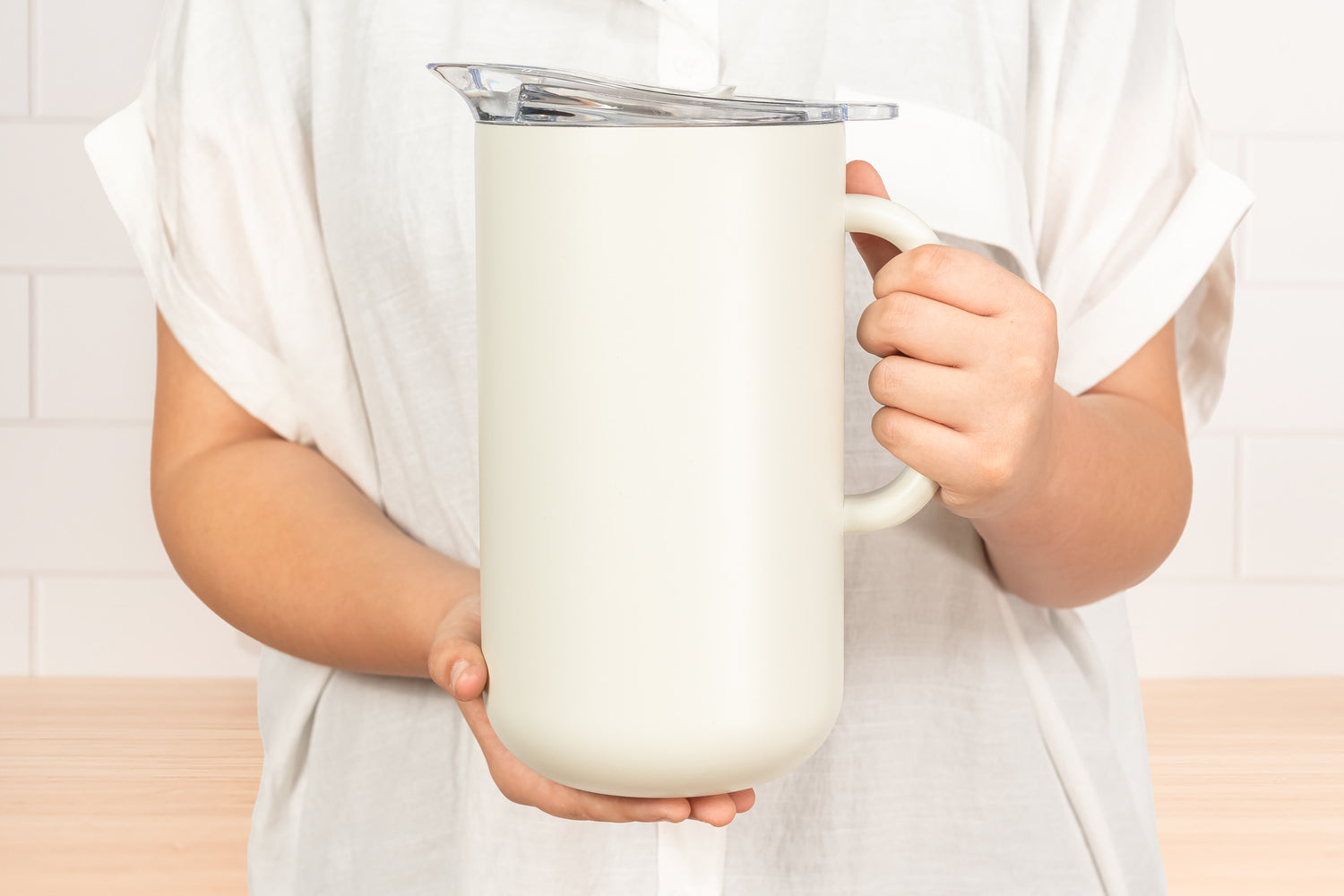 Vacuum-Insulated 2L Pitcher in Bone